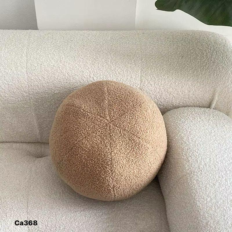 Cojin de bola cafe 30cm* 30cm